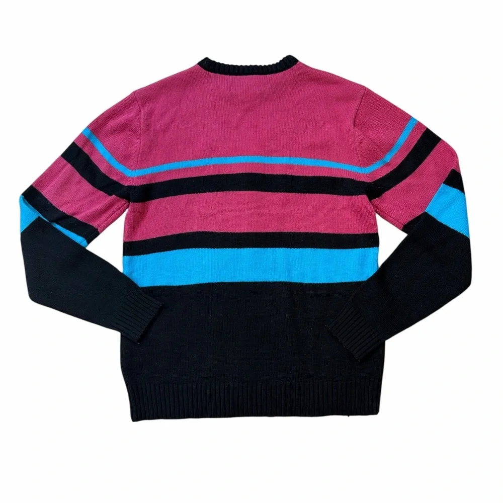 Black Pike streetwear sweater with bear graphic wearing a 